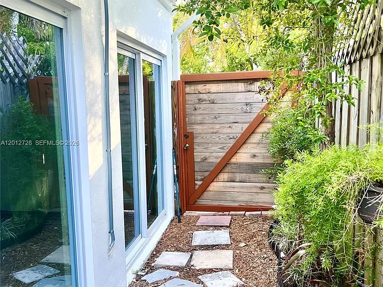 5300 NW 1st Ave — Photo 38