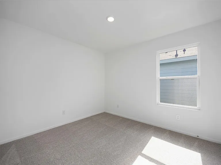 385 Lucia Way — Photo 10