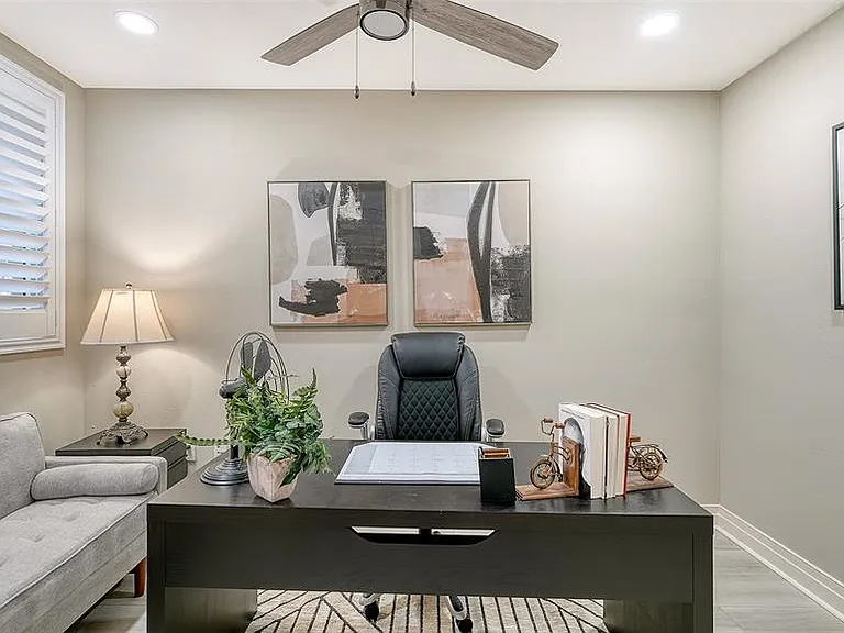 235 Cocoanut Ave #106B — Photo 35