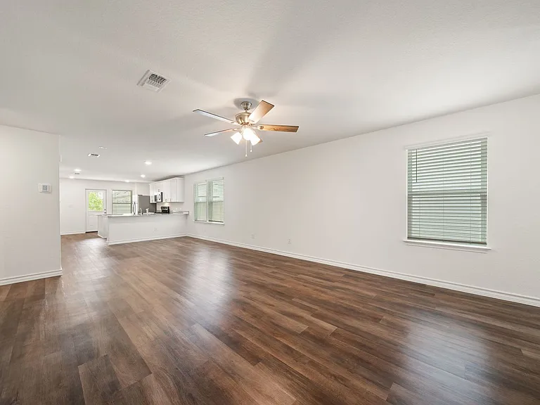 1115 Pigeon Ln — Photo 8