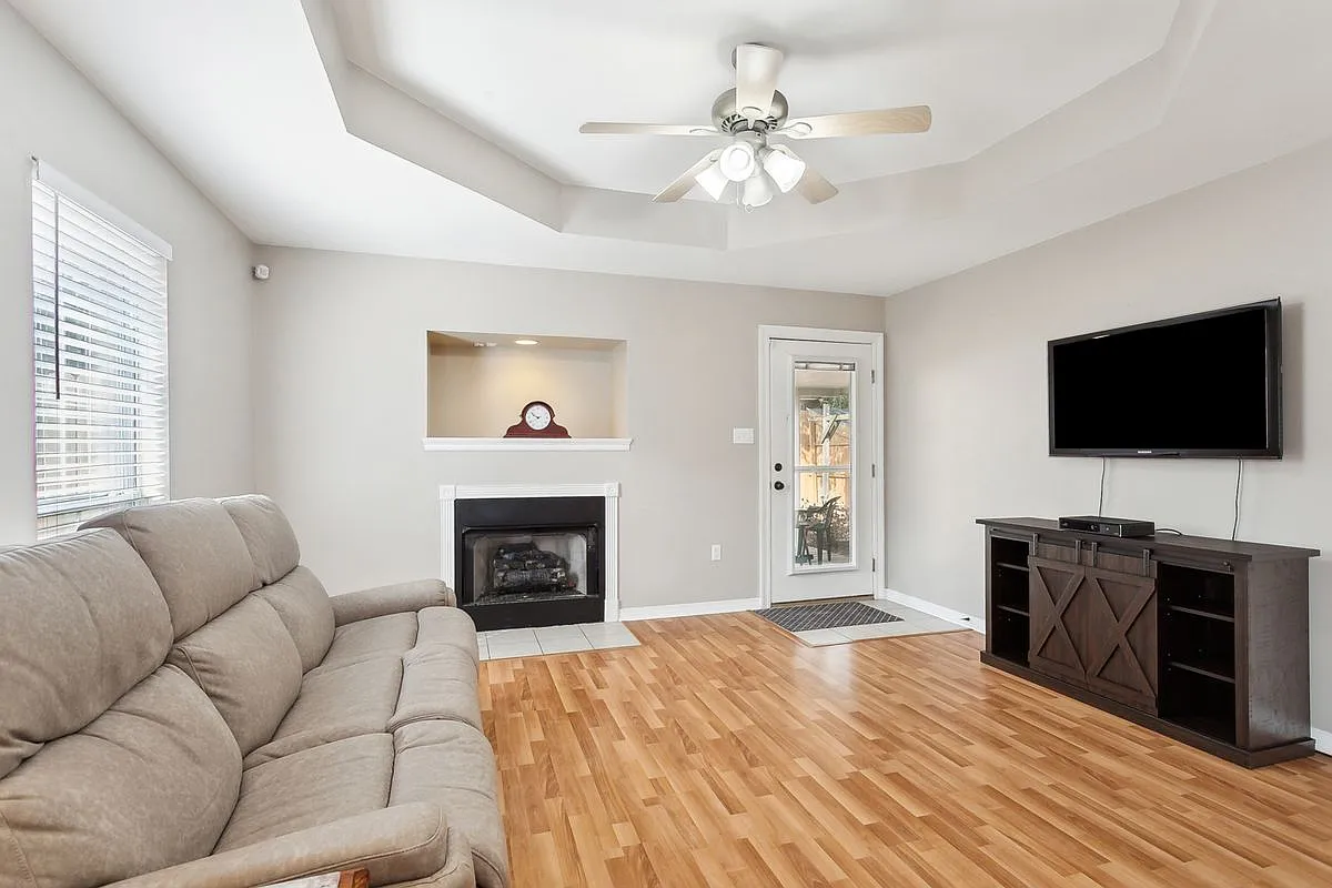 Building Photo - 136 Southgate Dr #136