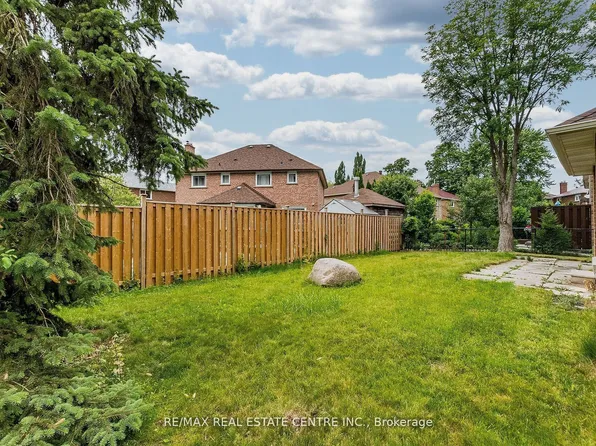 1134 Deer Run, Mississauga, ON L5C 3S6