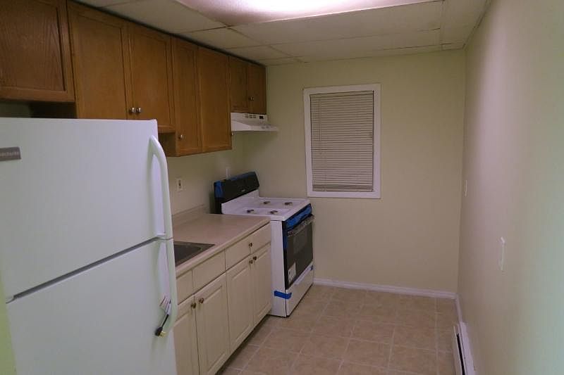 1st image of 412 North St APT 4