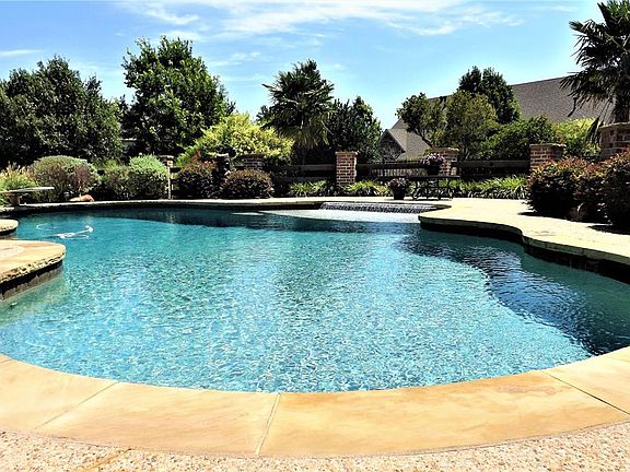 3rd image of 8205 Sawgrass Ln