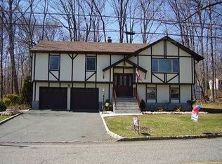 15 Roosevelt Ave S, Parsippany, NJ 07054