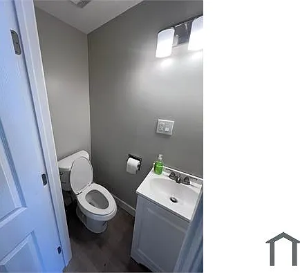 1322 S Newkirk St — Photo 6