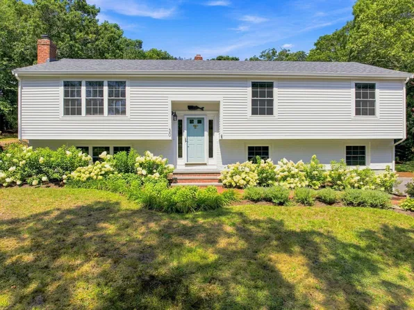 30 Pawtuxet Rd, Plymouth, MA 02360