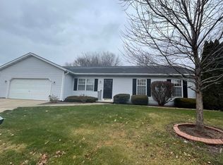 2505 Longwood Dr, Springfield, IL 62704