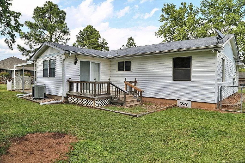 2 bed, 1.5 bath, 1468 sqft, $1,400 — Photo 4