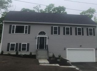 288 Highcrest Rd, Fall River, MA 02720