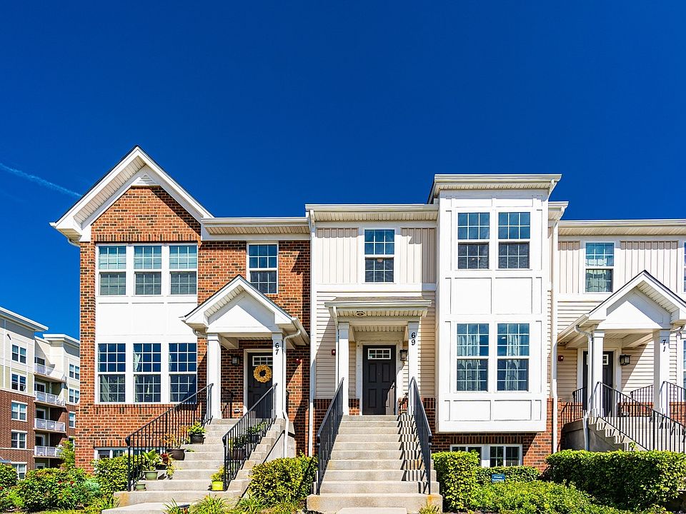 1st image of 69 Nicholas Dr W