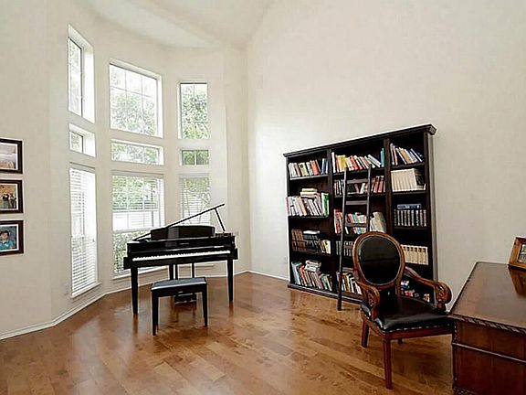 4th image of 21411 Willow Glade Dr