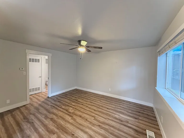 181 E Helm Ave #B — Photo 7