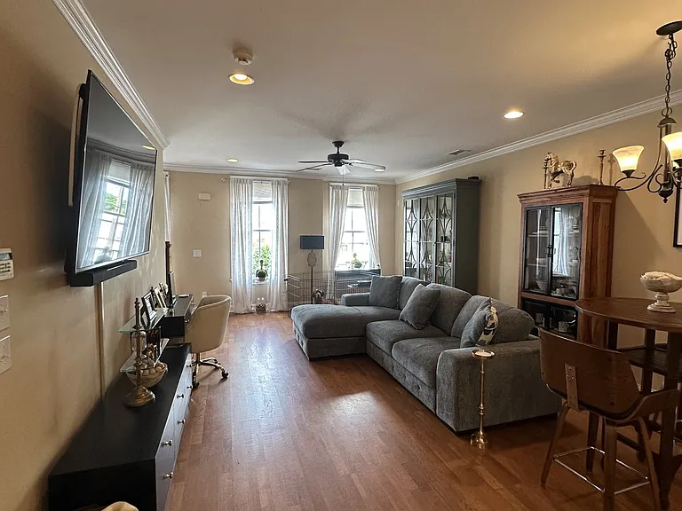 2114 Acklen Ave #305 — Photo 10