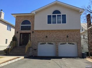 715 7th St, Carlstadt, NJ 07072