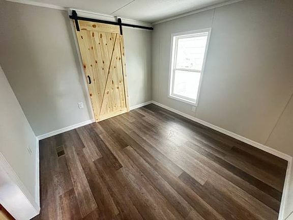 5th image of 836 Heron Ln