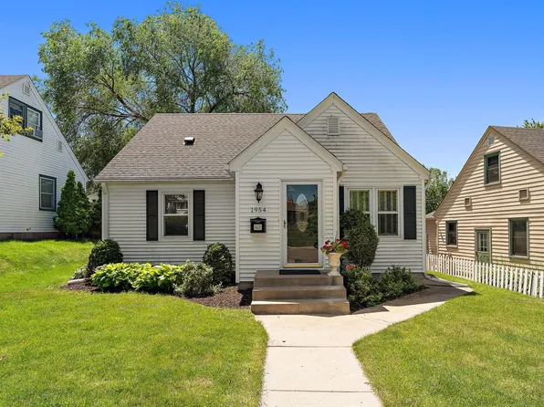 1954 Saunders Ave, Saint Paul, MN 55116