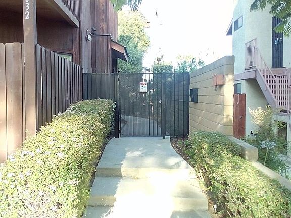 Enterance to teh complex