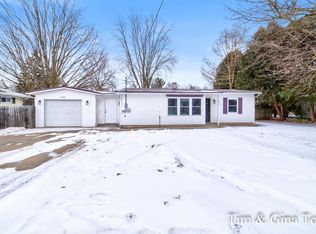 4132 Costa Ave NE, Grand Rapids, MI 49525