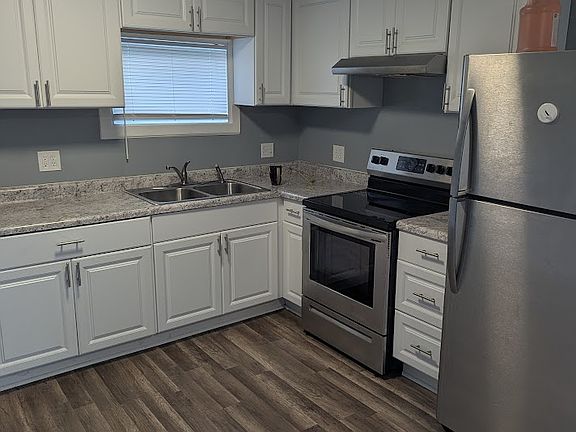 3rd image of 1307 Standish Ave