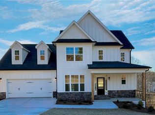 295 Boulder Lake Dr NE, Cartersville, GA 30121