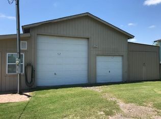 1027 N East Rd, Crystal Beach, TX 77650