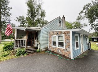 28 Skipper Ln, Westfield, MA 01085
