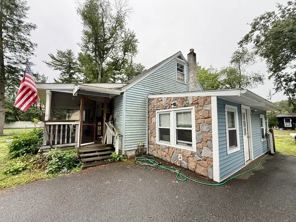 28 Skipper Ln, Westfield, MA 01085