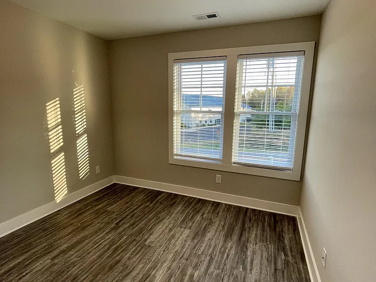 63 English Commons Dr #1 — Photo 31