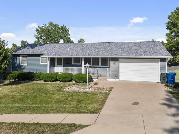 2819 Pacific St, Davenport, IA 52804