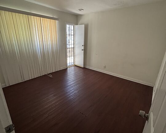 5th image of 10630 Crenshaw Blvd #3