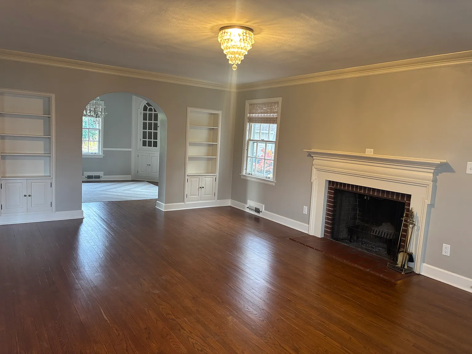 3 bed, 1.5 bath, 2580 sqft, $2,800 — Photo 2
