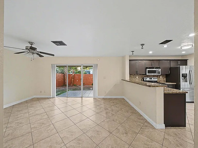 5789 Woodland Point Dr — Photo 13