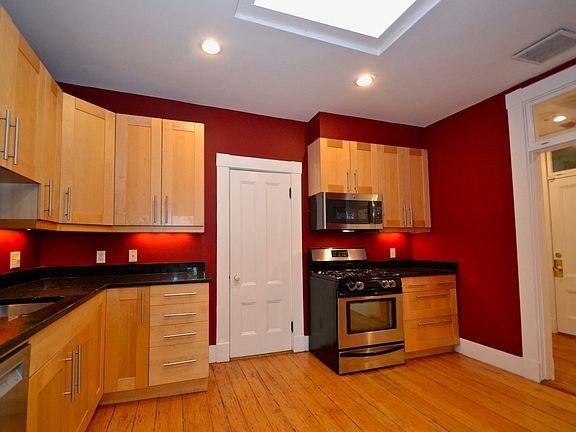 5th image of 1249 Cambridge St #3