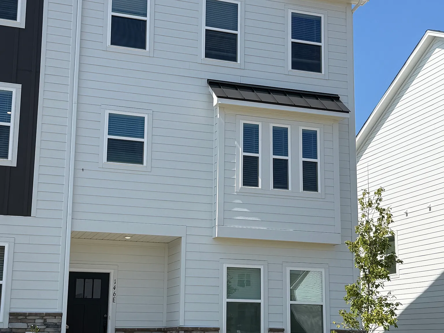 4 bed, 3.5 bath, 2010 sqft, $2,550 — Photo 1