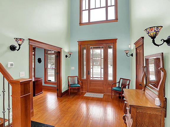 4th image of 6 Stonybrook Dr