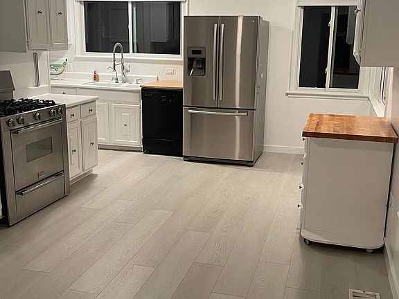 3rd image of 3204 Castle Heights Ave