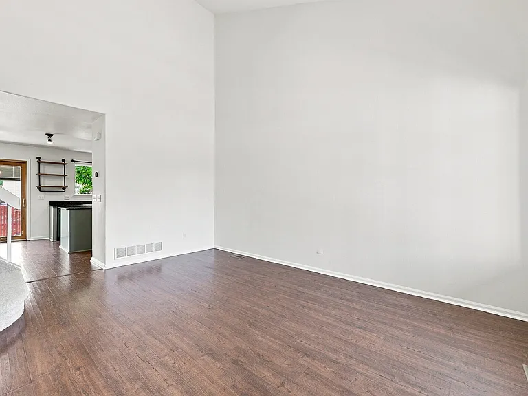 3255 Heather Glen Dr — Photo 2