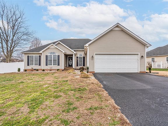 2nd image of 637 Loftwood Dr