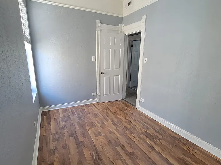 3525 W Dickens Ave #2 — Photo 17