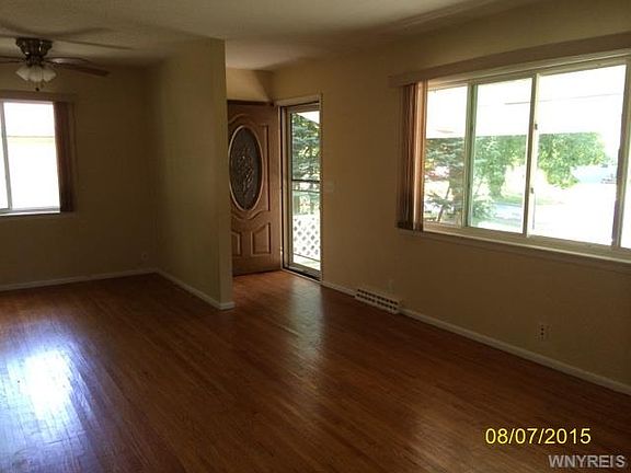 4th image of 776 Warren Dr