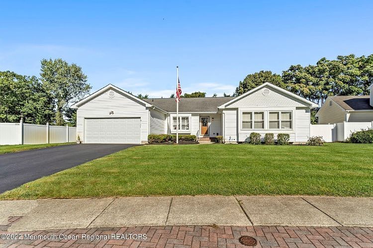 1st image of 137 Duchess Ln