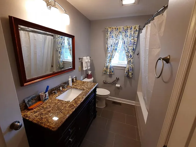 228 Keith Rd — Photo 13