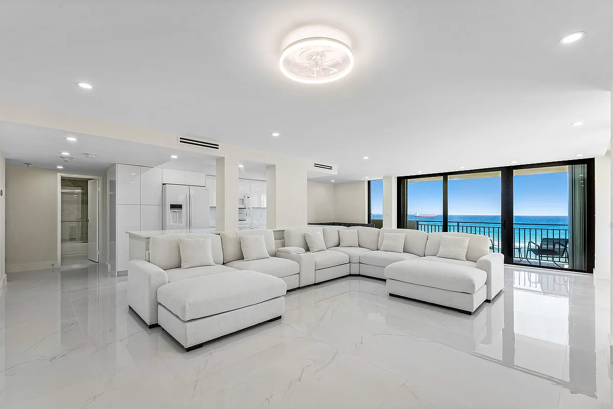 Building Photo - 5460 N Ocean Dr #5B