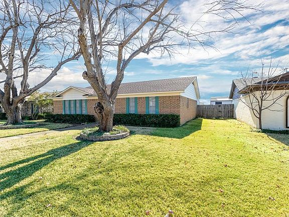 3rd image of 14260 Shoredale Ln