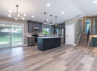 220 Pinecone Ln, Springboro, OH 45066