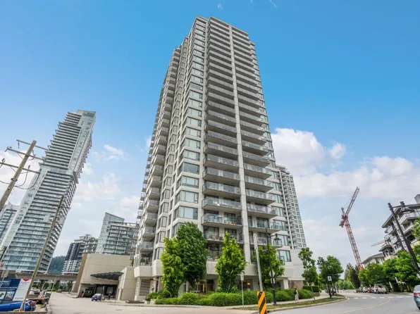 570 Emerson St #2807, Coquitlam, BC V3J 0G3