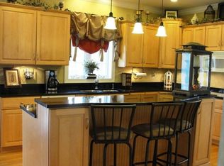 13 Farmview Dr, New Milford, CT 06776