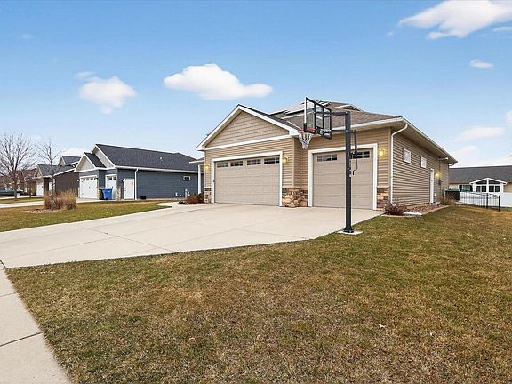 4th image of 673 Prairie Grass Road