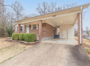 2305 Channon Dr, Poplar Bluff, MO 63901